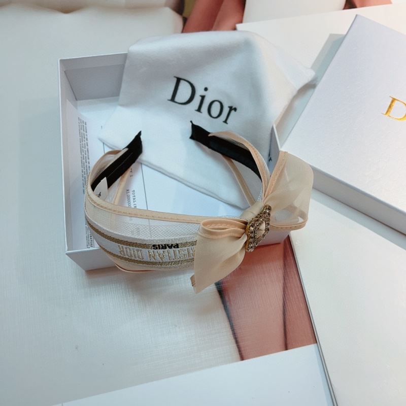 CHRISTIAN DIOR